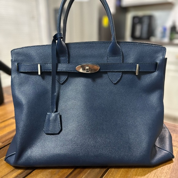 Elegant Navy Blue Genuine Italian Leather Tote Bag - Picture 1 of 9